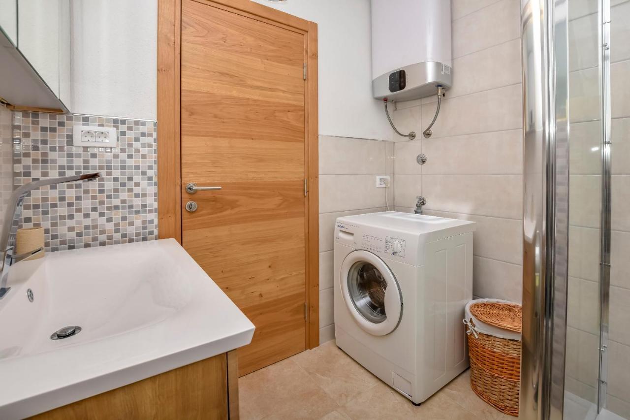 Apartments Jelena Рогозница Екстериор снимка