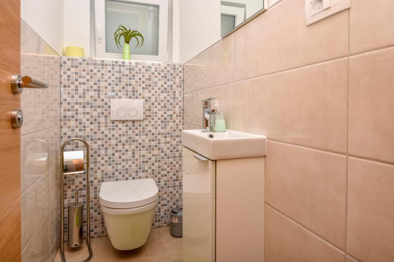 Apartments Jelena Рогозница Екстериор снимка
