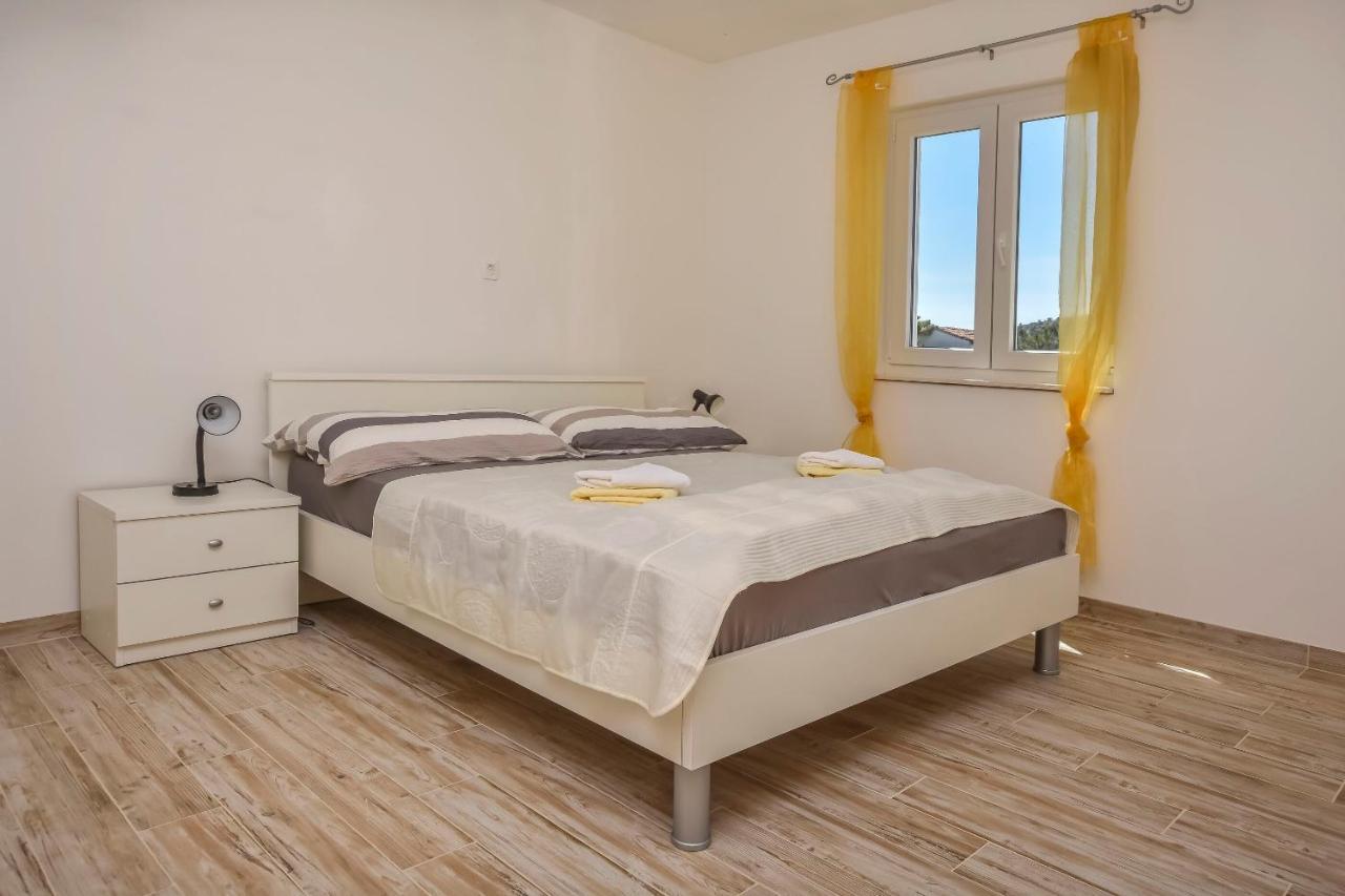 Apartments Jelena Рогозница Екстериор снимка