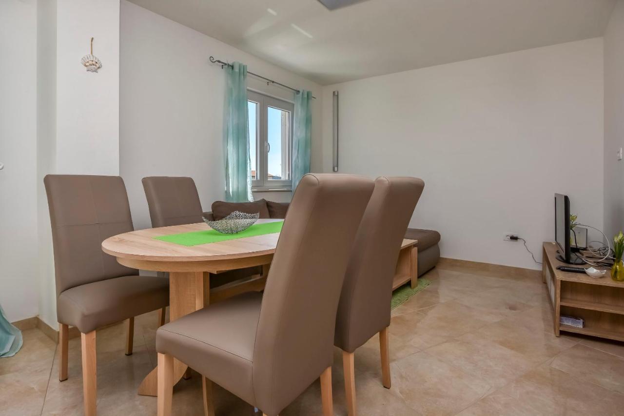 Apartments Jelena Рогозница Екстериор снимка