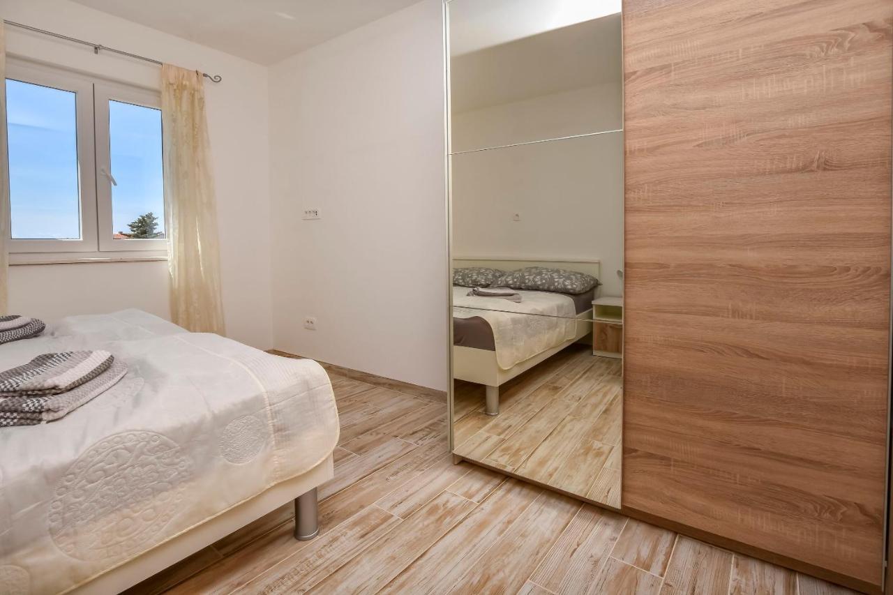 Apartments Jelena Рогозница Екстериор снимка